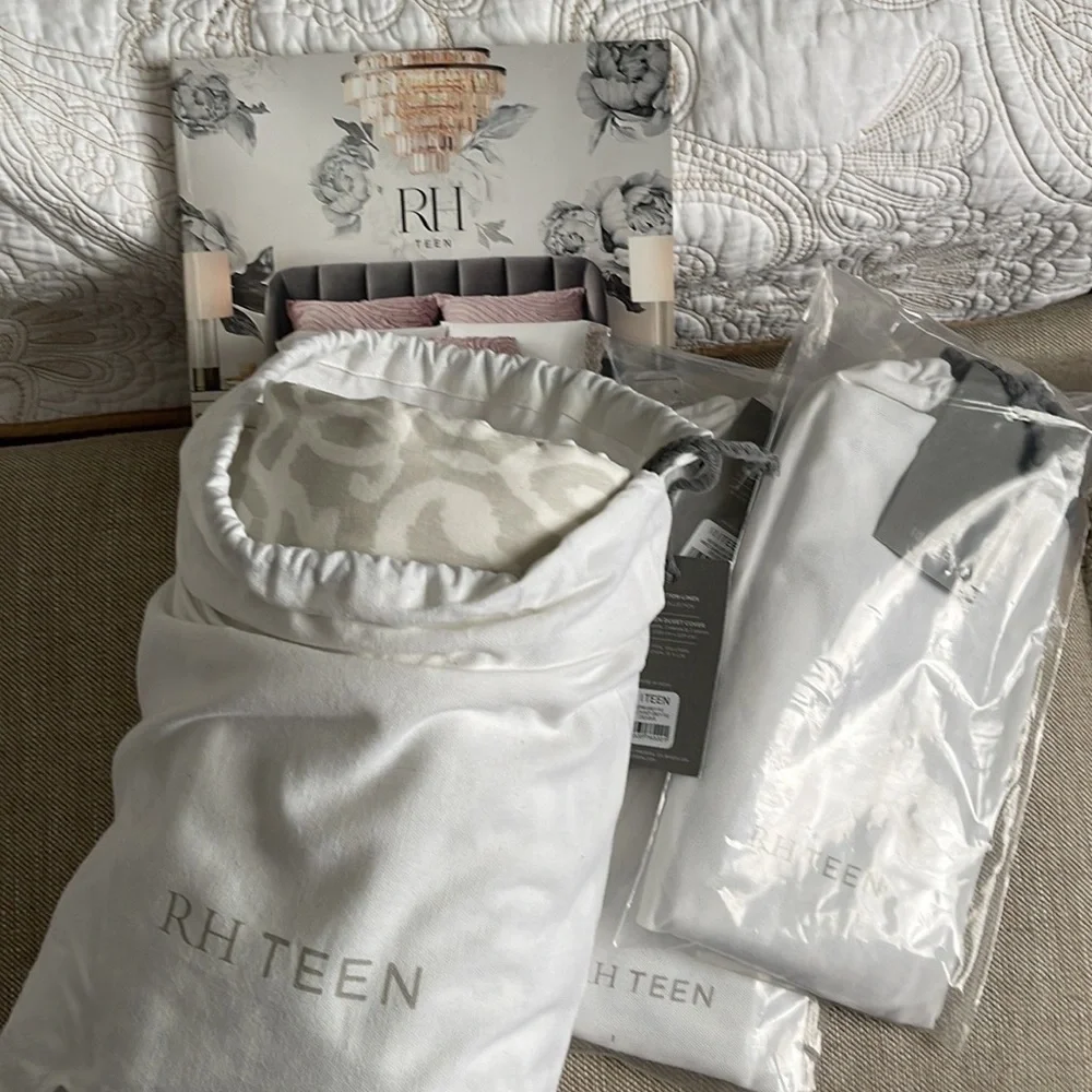 RH AIMEE COTTON-LINEN STANDARD SHAM